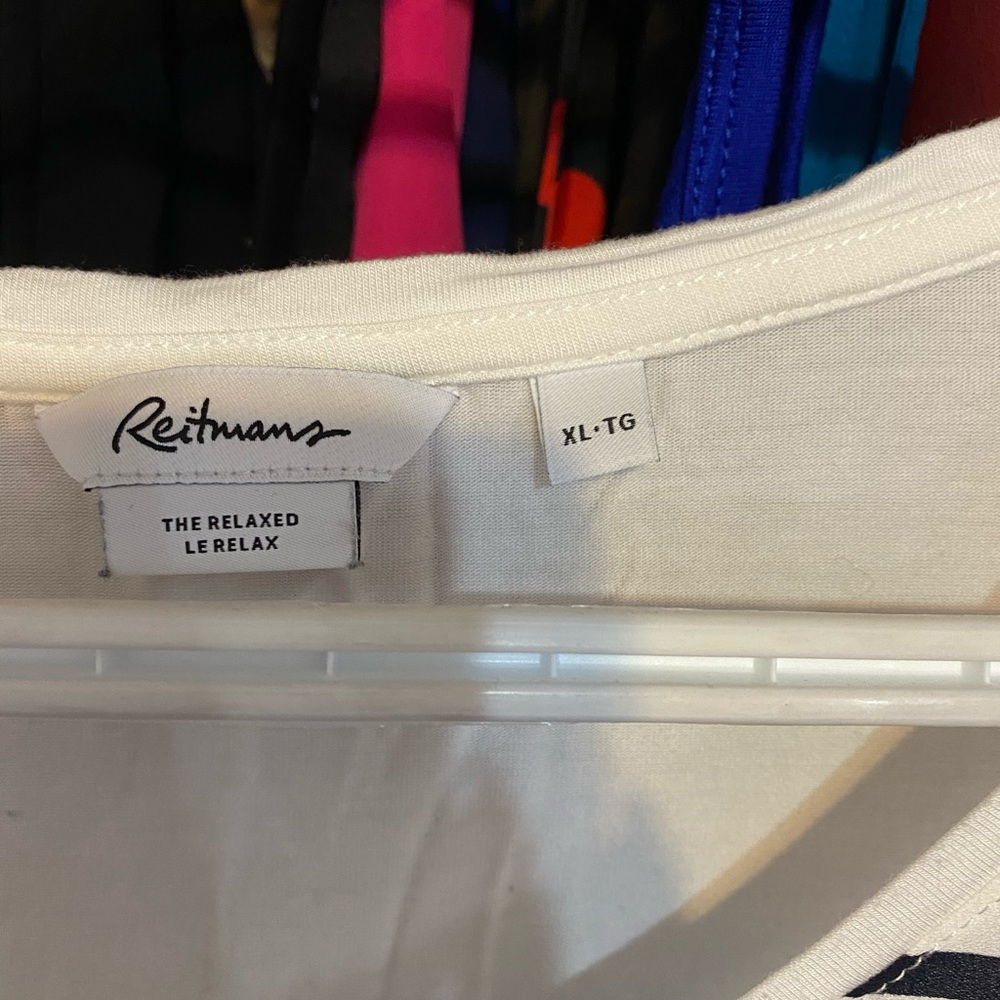 Blouse - Picture 2 of 3